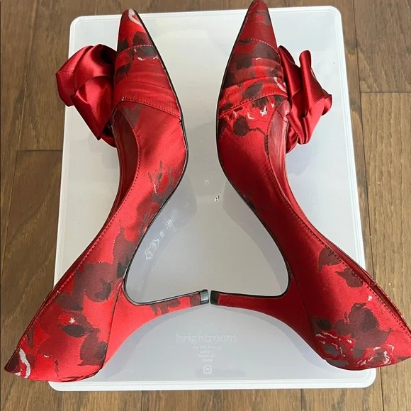 White House Black Market Alexa Red Floral Rosette Pumps - Picture 12 of 13